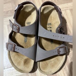Birkenstock Roma Kids Size 33